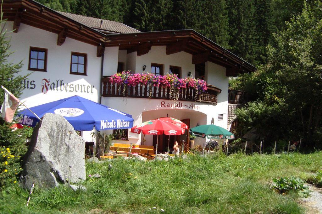 Апартаменты Gasthaus Falbesoner Гшниц Экстерьер фото